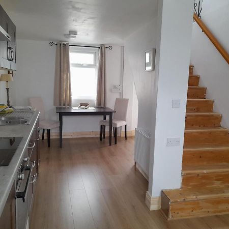 Central Town Apartment Wexford Bagian luar foto