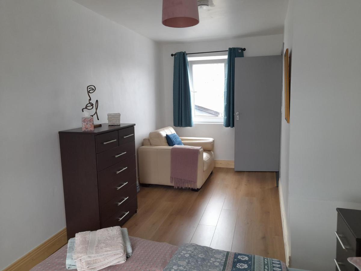 Central Town Apartment Wexford Bagian luar foto