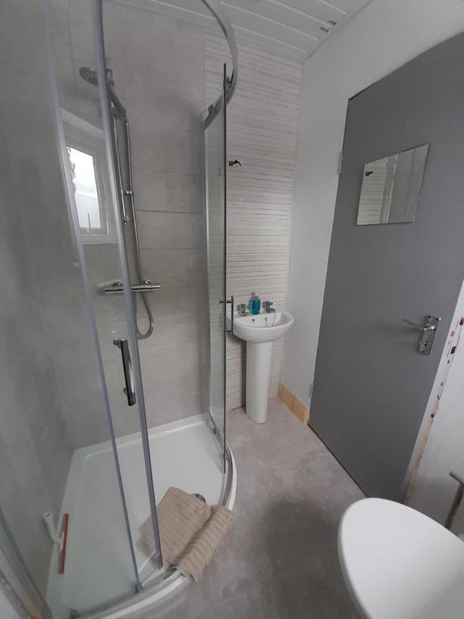 Central Town Apartment Wexford Bagian luar foto